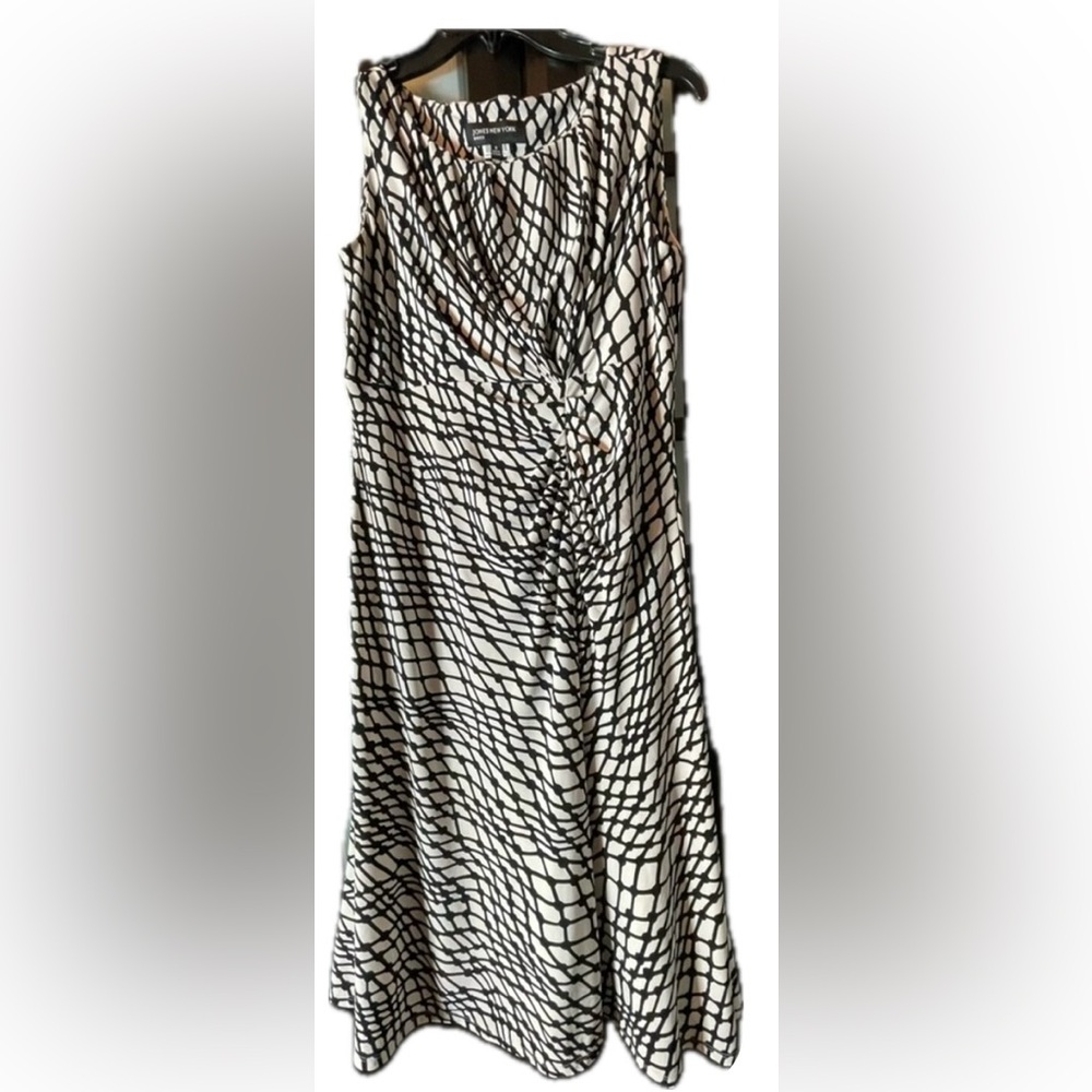 Women’s Jones New York sleeveless dress